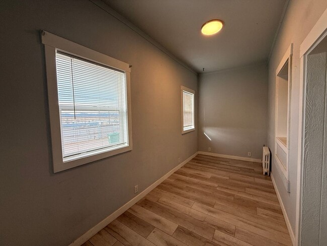 Building Photo - 1767 S Broadway Unit 5 - 1767 S Broadway