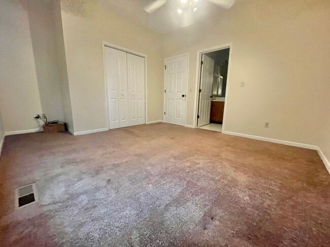 Photo - Lakewood Commons B202