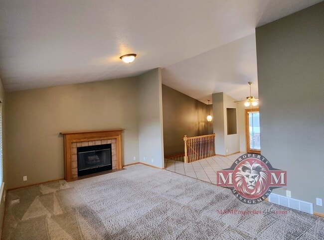 Photo - 5 BD 3 BA 2900 sq ft HOME IN DRAPER.