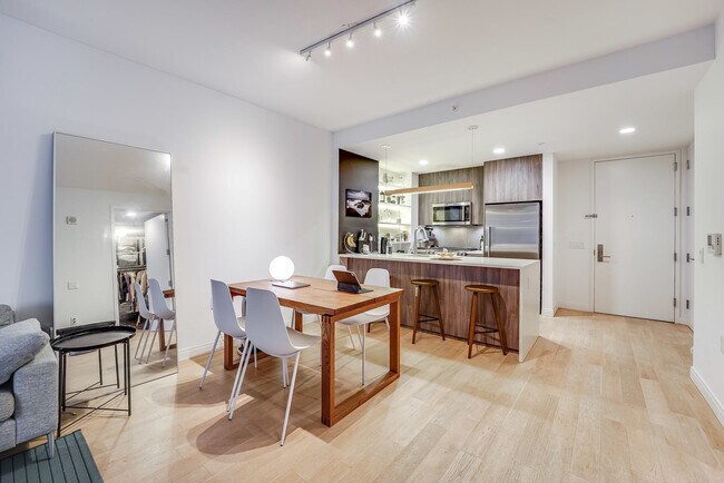 Photo - 160 1st St Unidad 610