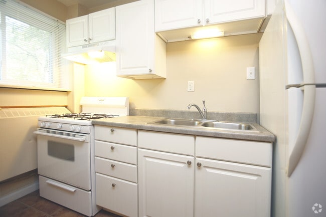 Studio, 1 BA - kitchen