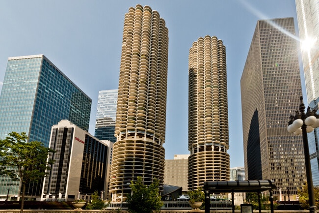 Building Photo - 300 N State St Unit 5402