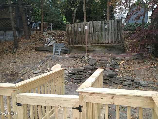 Photo - 106 Ruskin Dr