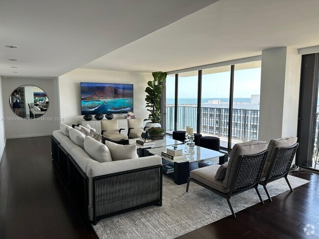 Building Photo - 1450 Brickell Bay Dr Unit 1907 Rental