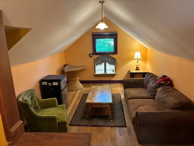 Photo - 621 Grant St