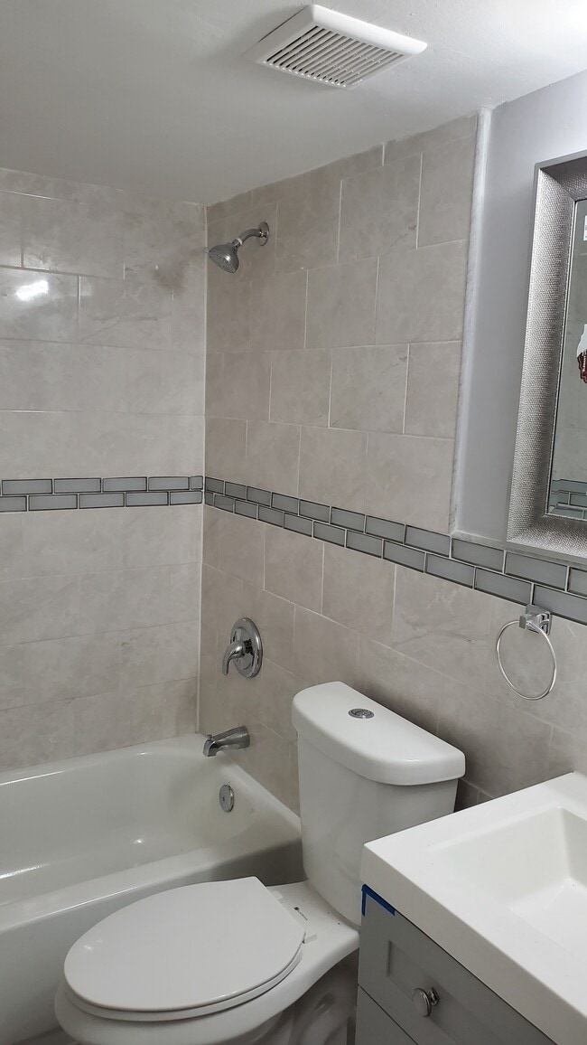 Building Photo - 11905 NE 2nd Ave Unit 11905 NE 2nd Avenue Apt C-109