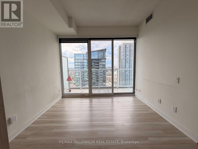 Photo - 17 Bathurst St Unité 3209
