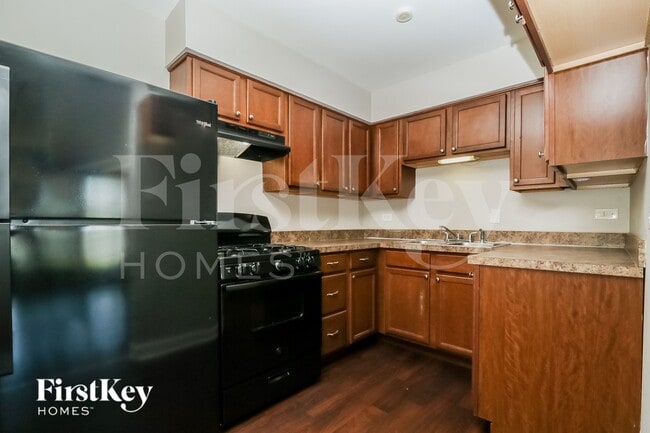 Photo - 335 E Vermont St