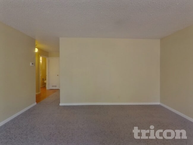 Photo - 1965 Windsor Way