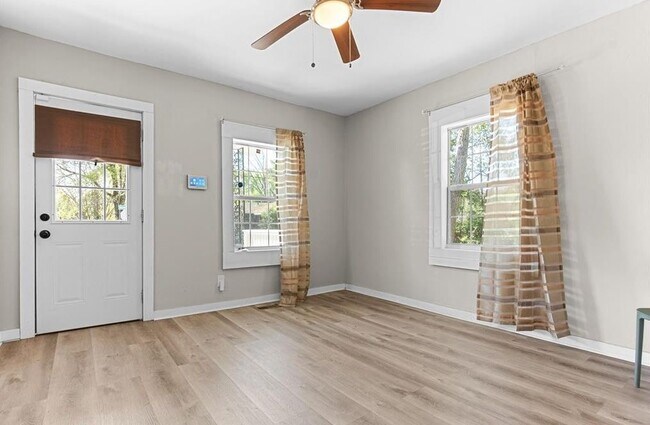 Photo - 2164 Monroe Ave