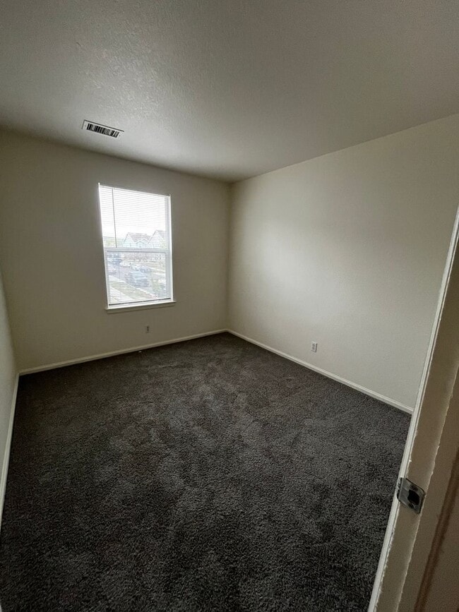 Photo - Grant Ranch 3 Bedroom 2.5 Bathroom Townhome available NOW!