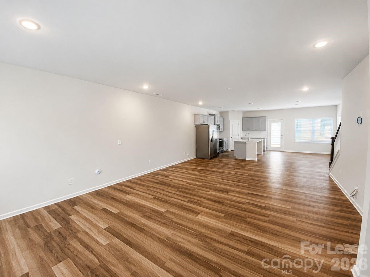 Photo - 302 Sagecroft Ln