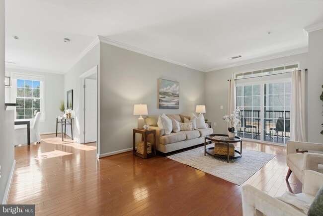 Photo - 2465 Army Navy Dr Unit 1-211