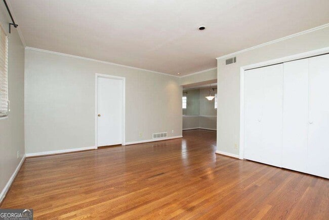 Photo - 3660 Peachtree Rd NE Unit E4