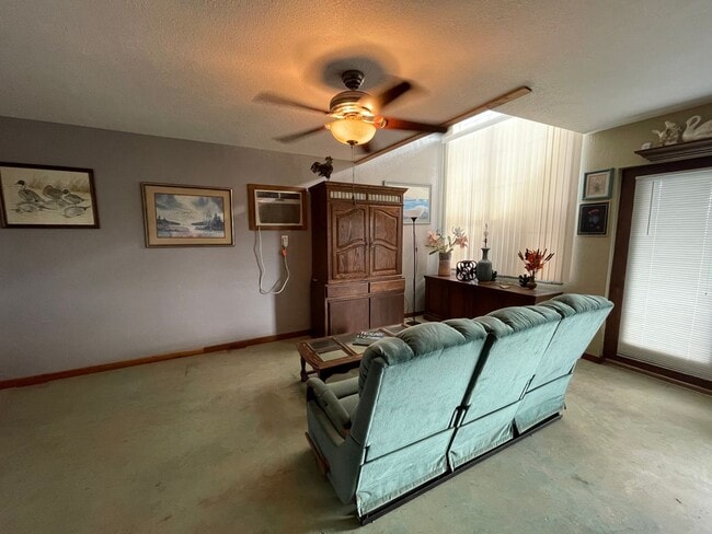 Photo - PRICE DROP!! // NEW ON MARKET // ALL BILLS...