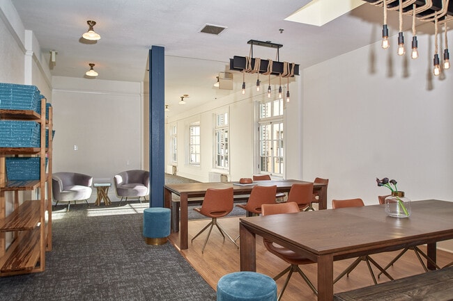 Photo - 1515 Webster St- Furnished Rooms For Rent