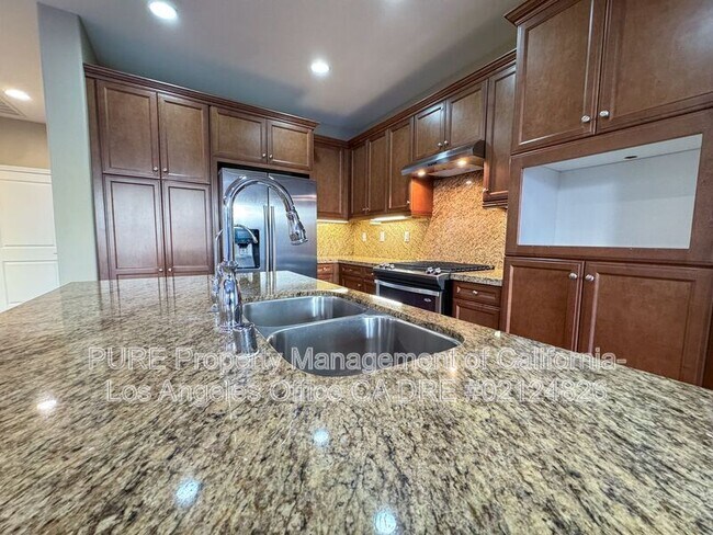 Photo - 783 Gatun St