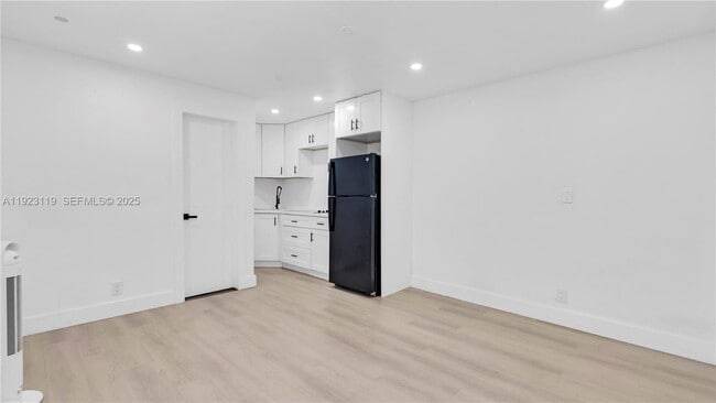 Photo - 32 SW 9th St Unit 2