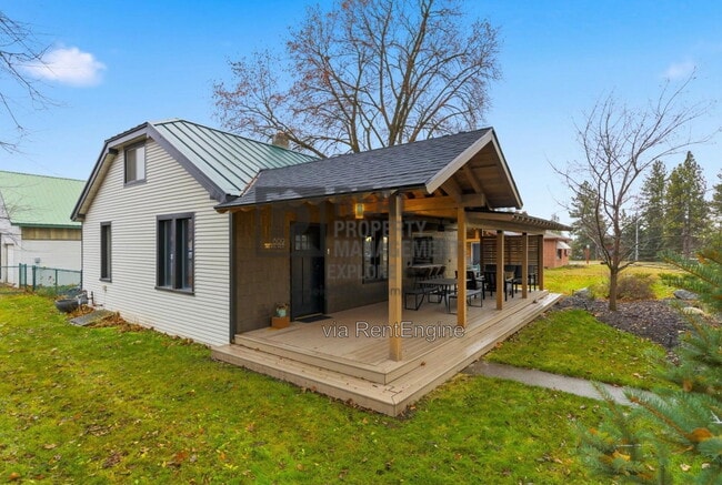 809 3rd Ave W