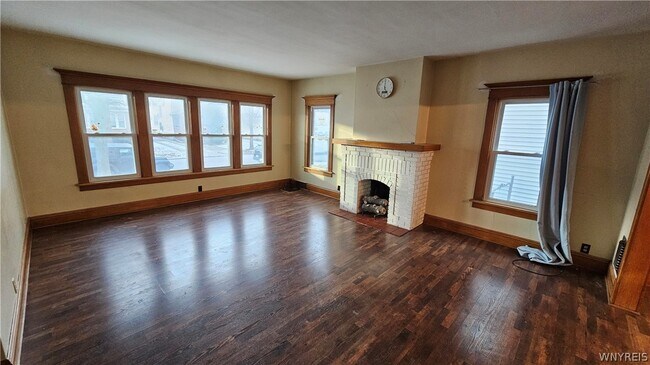 Photo - 307 Sterling Ave