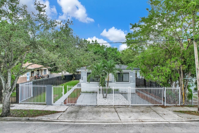 Building Photo - 173 NW 56th St Rental