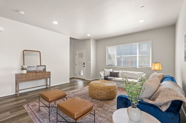 Photo - Start a Lease by 12/1 and Receive a $500 R...