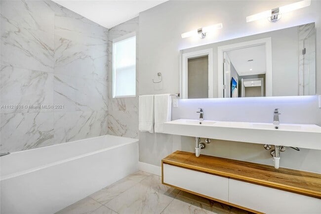 Photo - 3657 SW 26th St