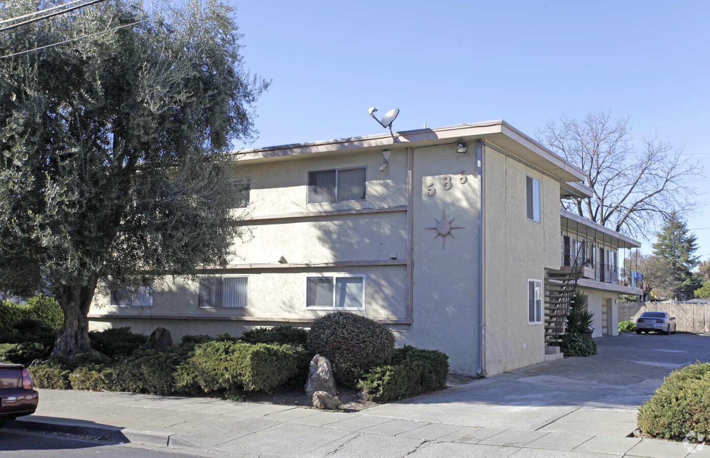 Photo - 586 Berry Ave Apartments