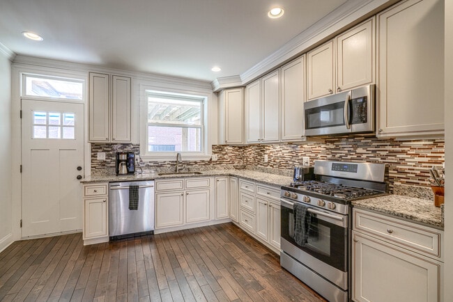 Photo - 631 S Eaton St