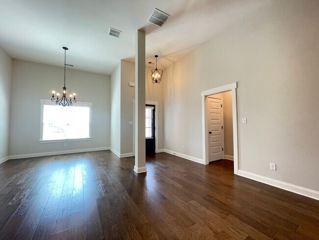 688 Dudley Dr