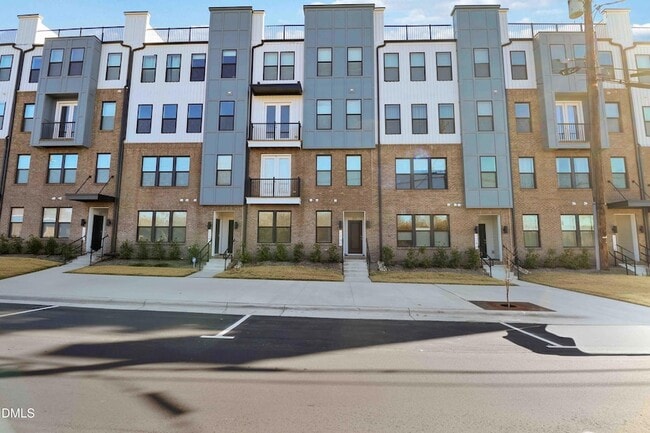 Building Photo - 1245 S Blount St