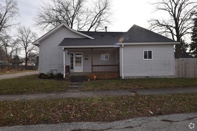 Building Photo - 3 Bedroom, 1 Bath Home in Greenfield