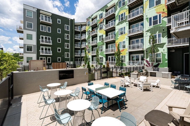 Queens Wedgewood Houston apartments — community photo
