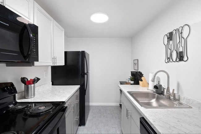 Photo - 5501 Pershing Ave Unit 311-22