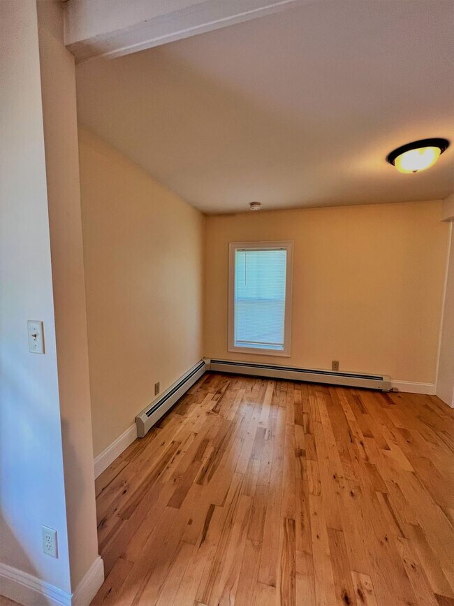 Photo - 52 North St Unit APT A