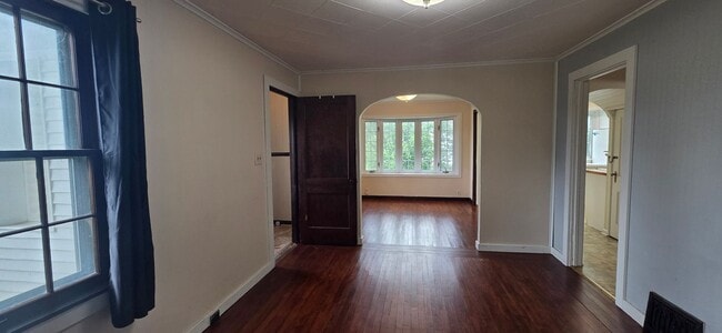 Photo - 13497 Center Rd