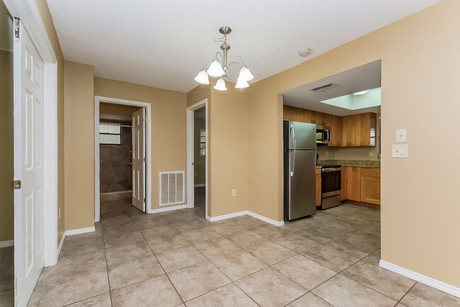 Photo - 7332 Glen Cove Rd