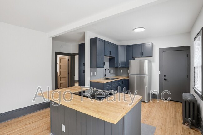 Photo - 3433 Portland Ave