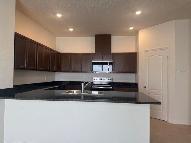Photo - 2723 Plover St