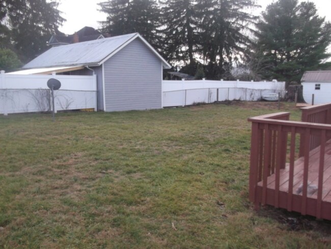 Photo - 485-485 Church St NE