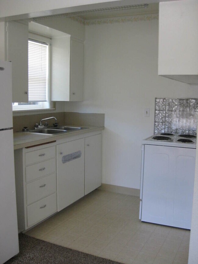 Photo - 149 NE Johnson St Unit 149 Johnson St