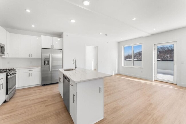 Building Photo - 3309 Liberty Ave Unit 507