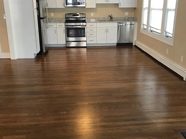 Building Photo - 310 Allston St Unit #2