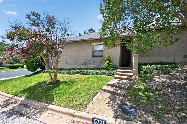 5701 Scout Bluff