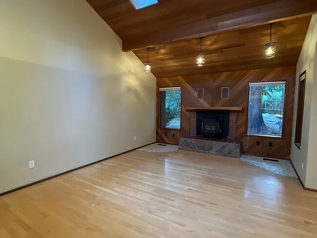 Photo - 3-bedroom Nature Retreat Near Lake Whatcom in a Park-Like Setting