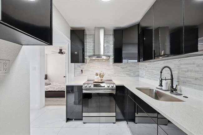 Photo - 2521 W Minnehaha St