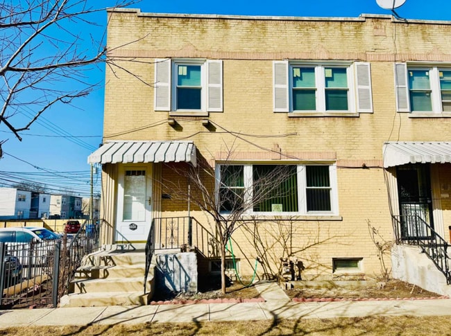 Photo - 6606 N Damen Ave Apartment