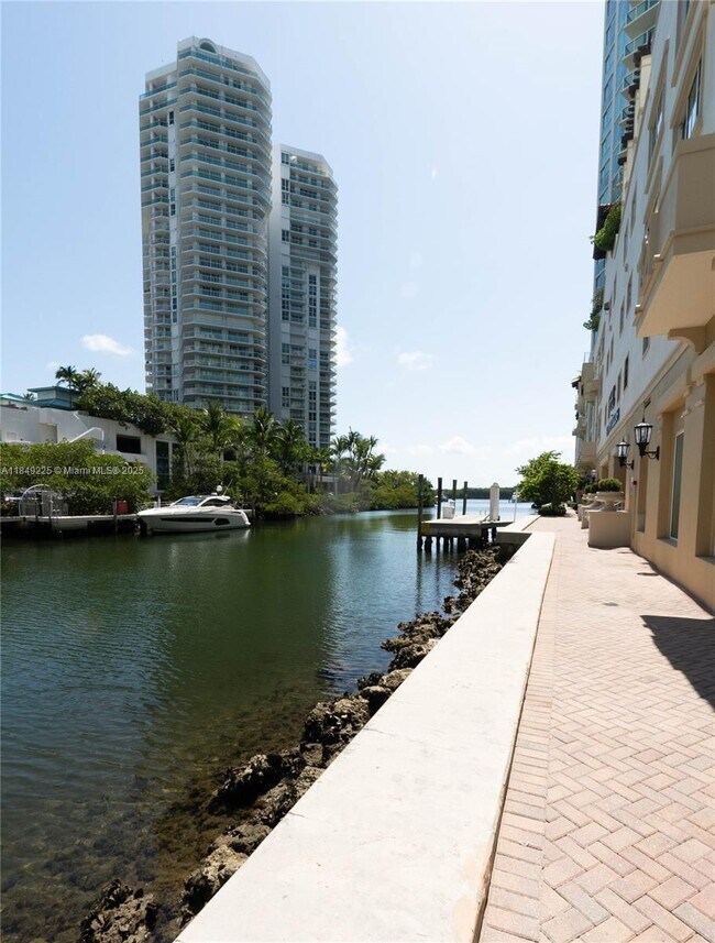 Building Photo - 150 Sunny Isles Blvd Rental