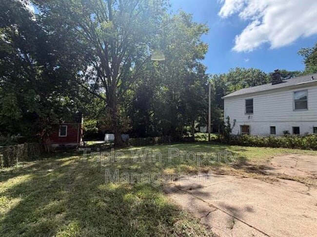 Photo - 8126 Albin Ave