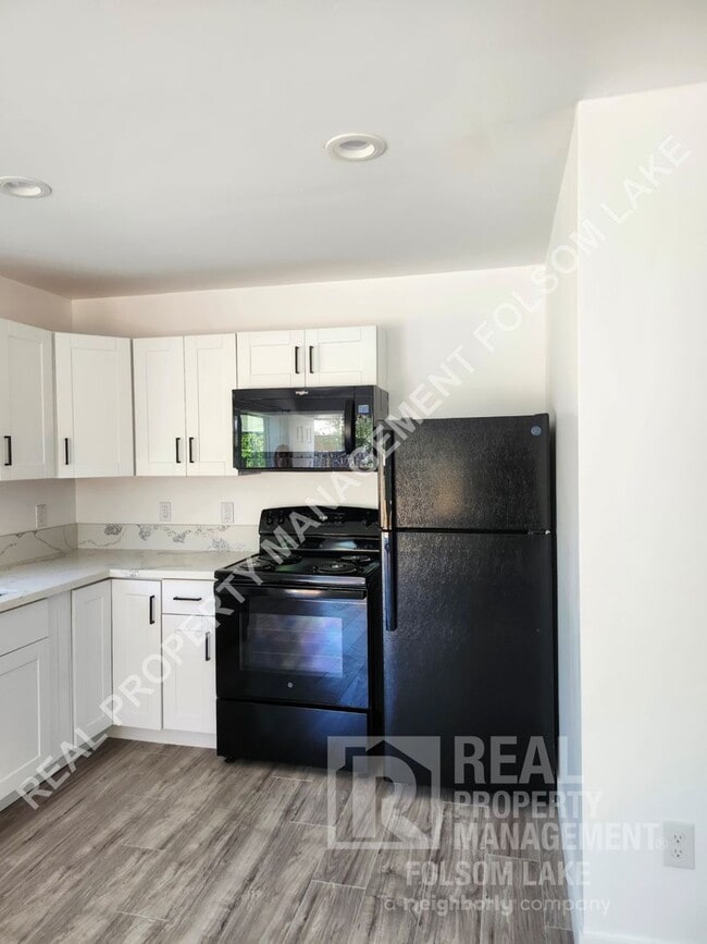 Photo - 814 1/2 Rumsey Way